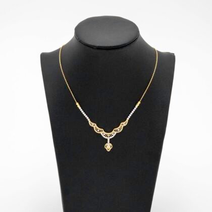 Gargantilla de 18kt con diseño arabe