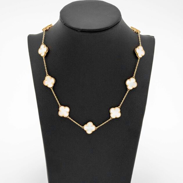 Collar de 14kt con diseño de trebol blanco